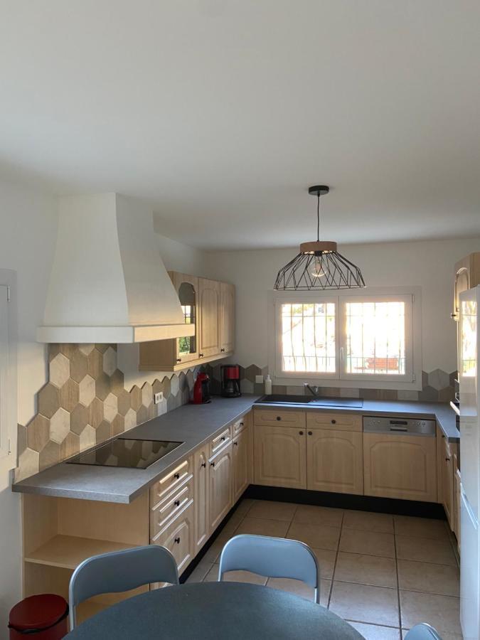 Tres Bel Appartement Entier Proche De La Mer 2 Chambres 1 Salon 발로리스 외부 사진