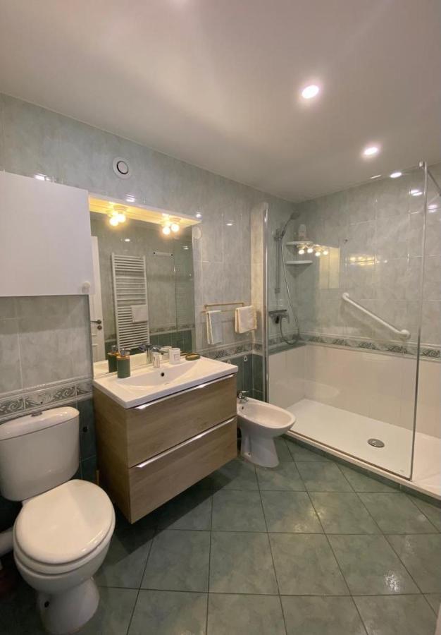 Tres Bel Appartement Entier Proche De La Mer 2 Chambres 1 Salon 발로리스 외부 사진